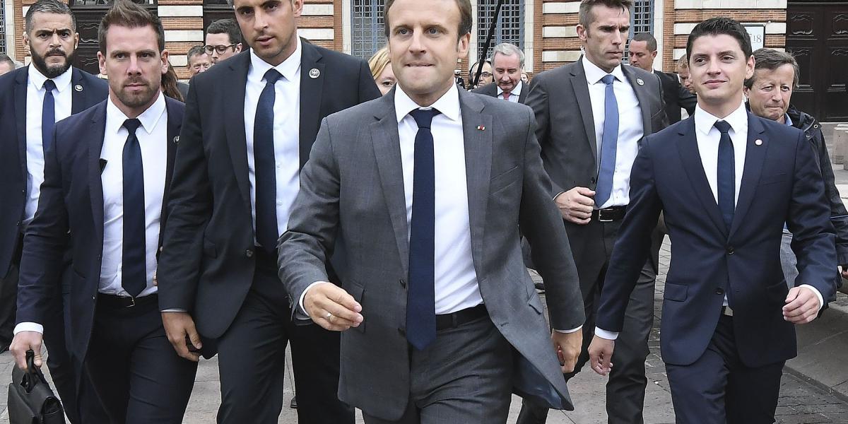 A pesar de las criticas sobre el manejo de la catástrofe, el presidente francés, Emmanuel Macron dijo que militares y policiales fueron multiplicados por dos para "reforzar rápidamente la seguridad de los siniestrados".