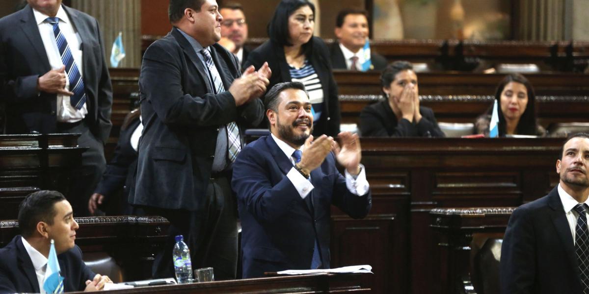 La acusación al presidente de Guatemal, Jimmy Morales, de posible financiamiento electoral ilegal, se da en medio del revuelo causado por su intento de expulsar a un comisionado antimafias de la ONU.
