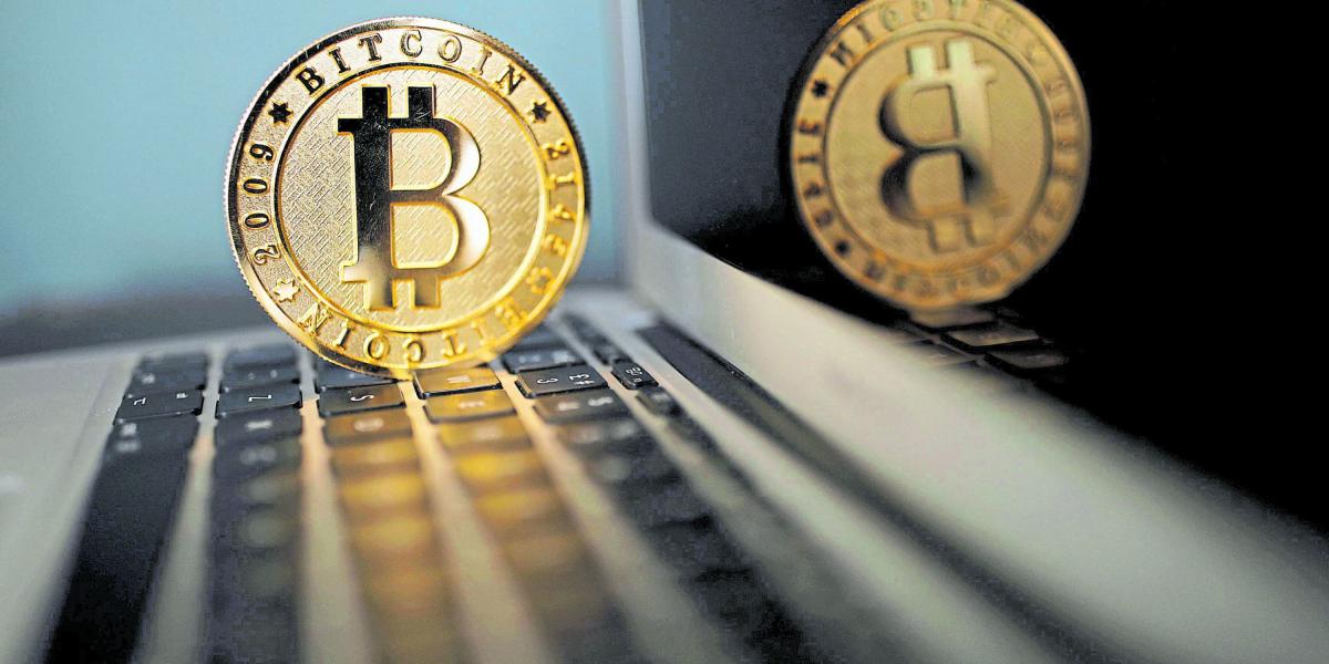 La cotización del bitcoin, a la baja en los últimos días, ha reaccionado con un descenso superior al 6 por ciento.