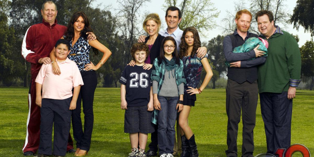 La comedia 'Modern Family', estrenada en el 2009 y la cual cuenta con 8 temporadas, en la cual la barranquillera Sofía Vergara trabaja, es otra de las series opcionadas para llevarse el Premio a mejor comedia.