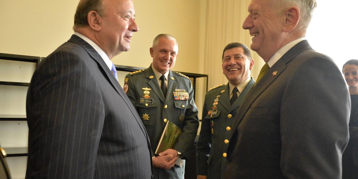 El ministro de Defensa Luis Carlos Villegas se reunió con el secretario de Seguridad de Estados Unidos, James Mattis