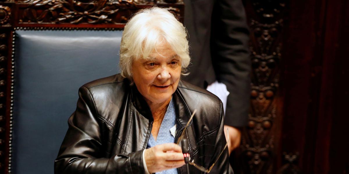 Lucía Topolansky, esposa del expresidente Pepe Mujica, en el legislativo uruguayo.