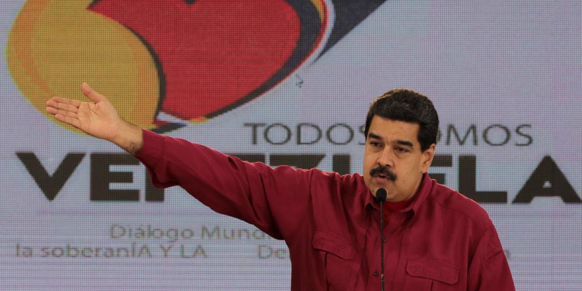 El presidente de Venezuela, Nicolás Maduro, ha criticado en  la posición del jefe del Gobierno español quien, por su parte, ha mostrado apoyo a la oposición del Gobierno venezolano.