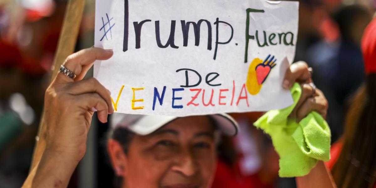 Simpatizantes del gobierno de Nicolás Maduro apoyan sus críticas a su homólogo en Estados Unidos.