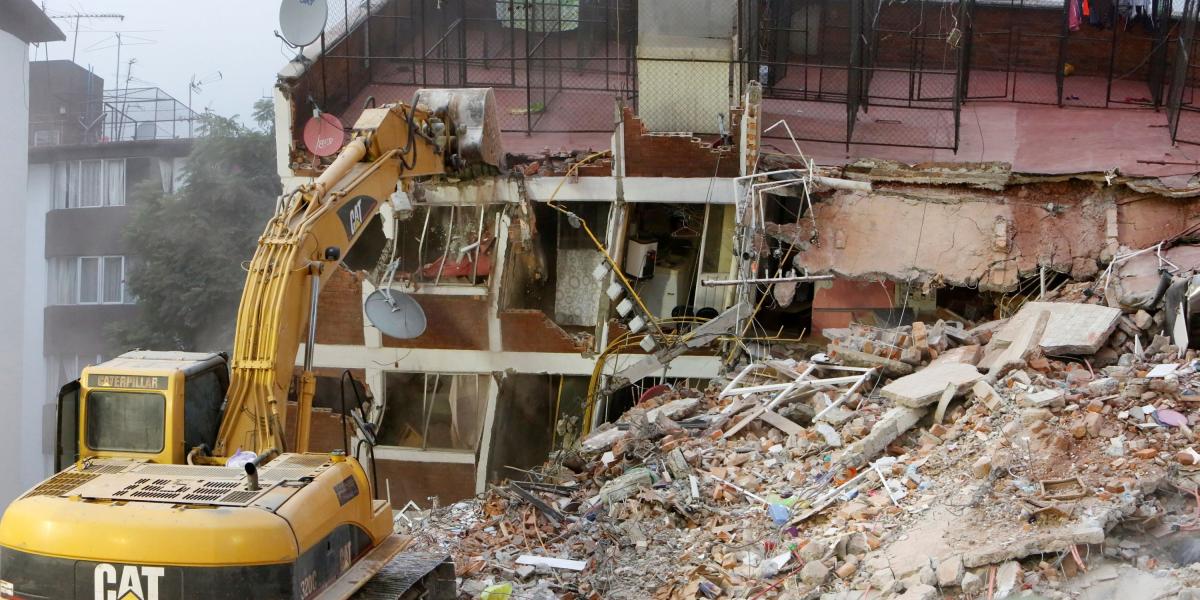 Las labores de rescate continúan sin descanso este miércoles en la capital y estados centrales de México en busca de sobrevivientes entre los escombros de edificios colapsados.