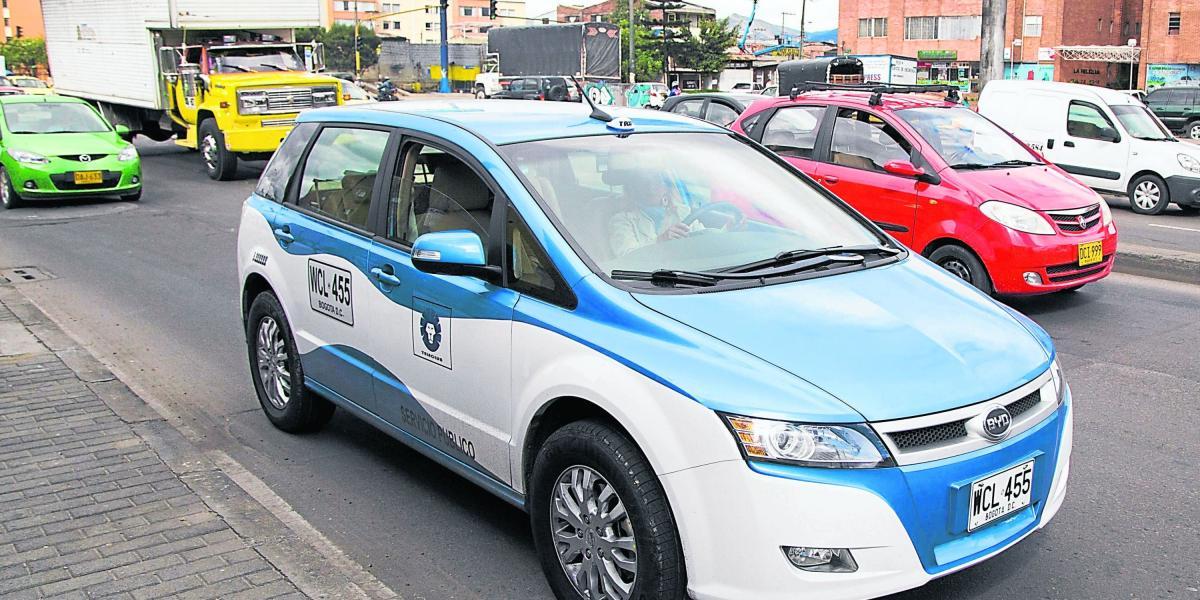 Los 45 taxis eléctricos traídos a Bogotá por la marca BYD en el 2013 son la flota más grande de Latinoamericana.