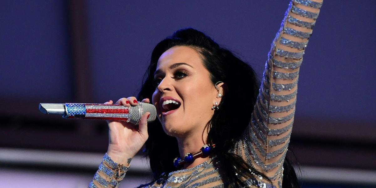Katy Perry donó 1,000,000 de dólares.