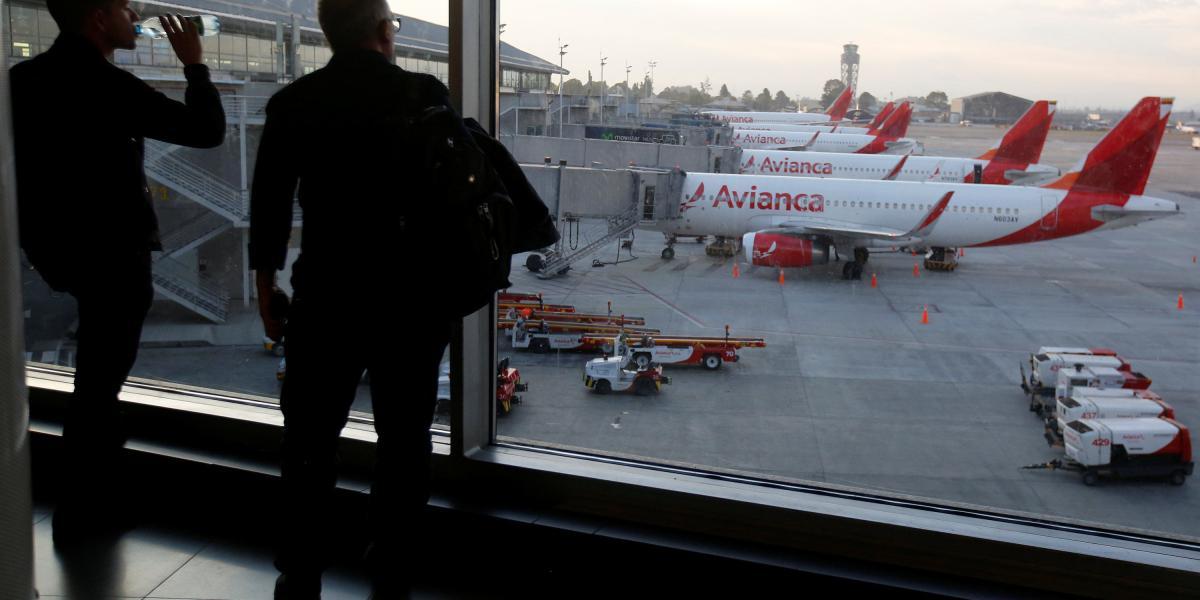 Pilotos en huelga de Avianca dicen que no se han retirado de la mesa, por lo que hoy siguen acercamientos con la empresa.