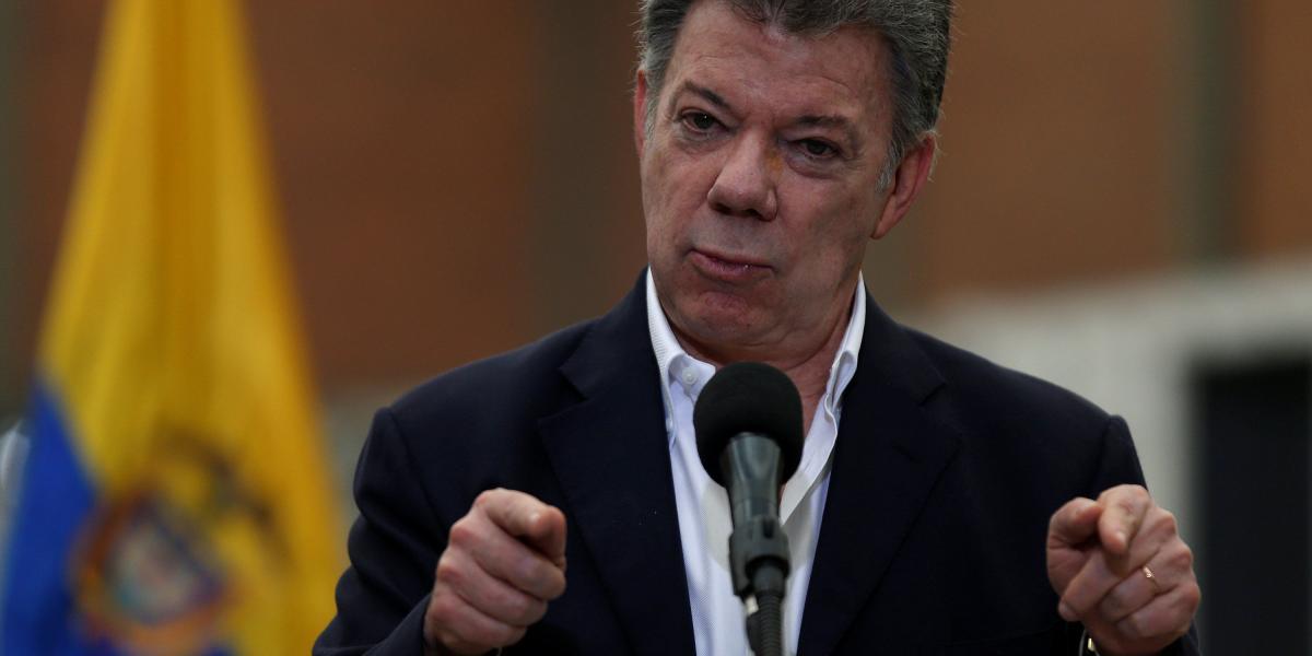 El presidente Juan Manuel Santos dijo que se debe "obrar con mano de hierro y guante de seda".