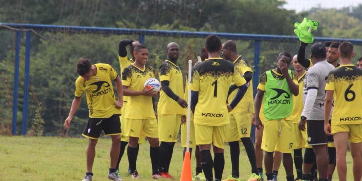 Jaguares en entrenamiento previo al partido contra Tigres, por la fecha 14 de la Liga colombiana 2017-II.