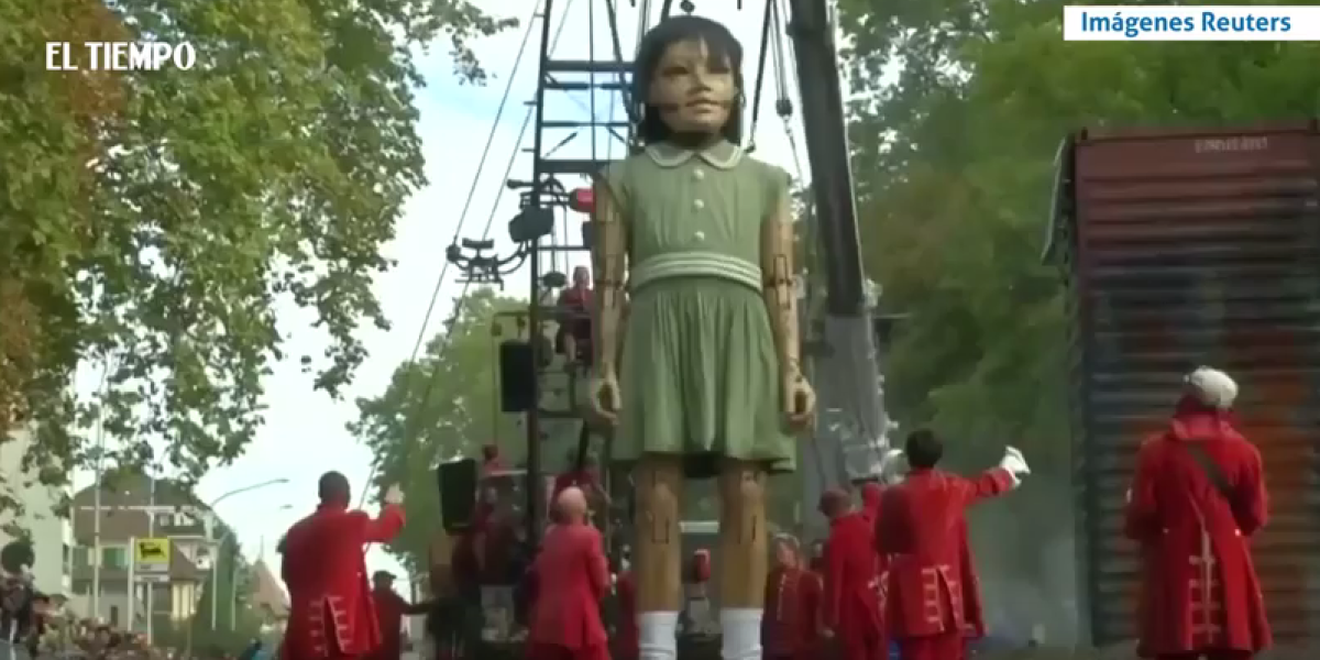 Las marionetas gigantes de Ginebra que asombran por su realismo