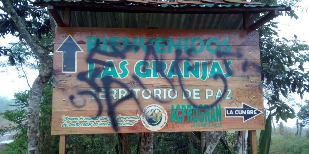Los letreros de presuntos Auc aparecieron en predio de corregimiento La María, a una hora de la cabecera municipal de La Cumbre (Valle).