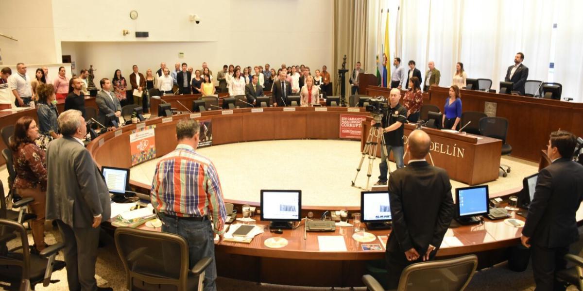 El hecho se presentó durante una sesión en el Concejo de Medellín.