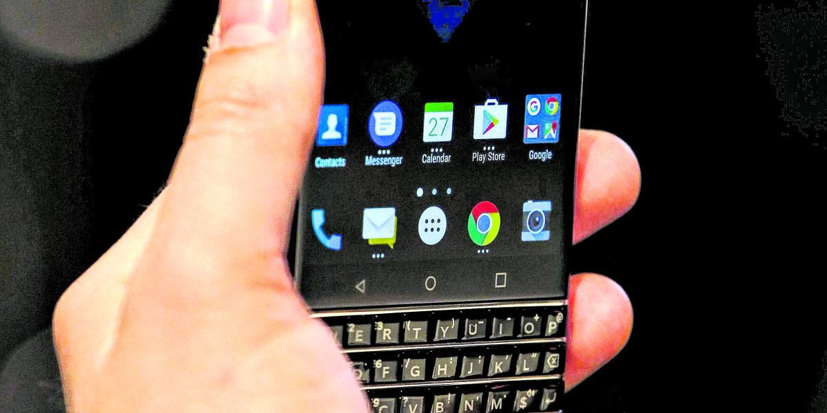 Blackberry lanzó en febrero su smartphone KEYOne.