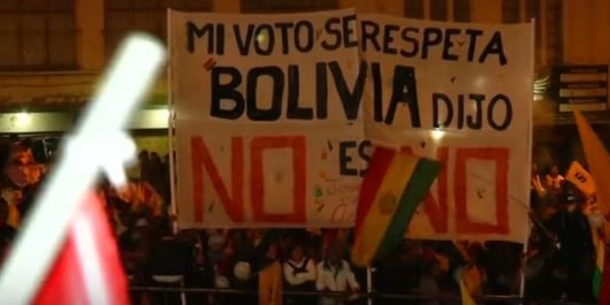 Bolivianos protestan contra la reelección de Evo Morales