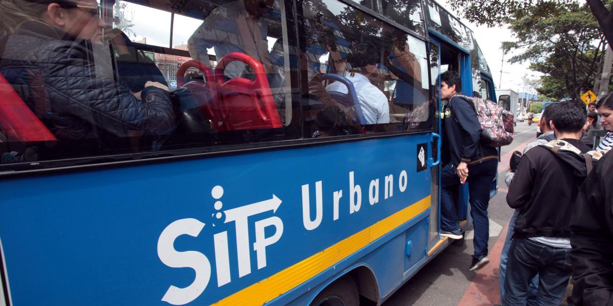 De los más de 11.000 buses que circulan en Bogotá, 6.465 son del SITP y 4.828 del antiguo sistema.