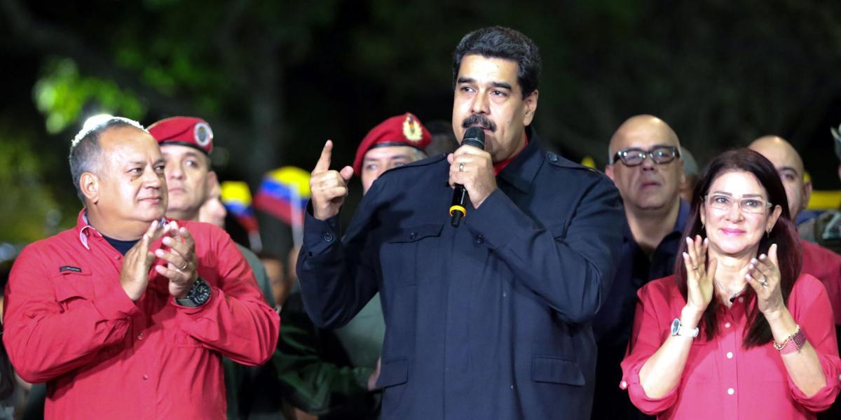 El júbilo del presidente Nicolás Maduro y la plana mayor del chavismo al celebrar la victoria a pesar de las denuncias de fraude.