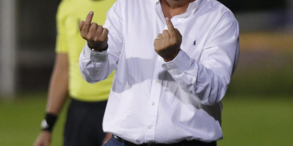 Jorge da Silva, DT de América, no encontró la fórmula para vencer a Tigres en Bogotá.