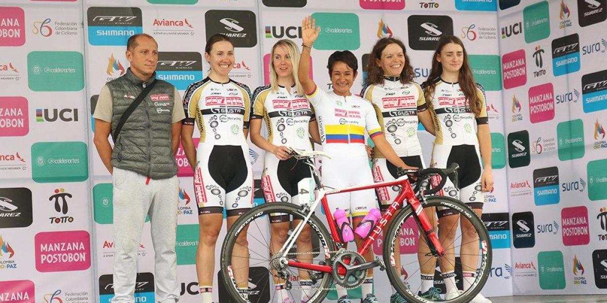 La santanderana Ana Cristina Sanabria , quien encabeza al equipo italiano Sevetto-Giusta, es la actual campeona de la Vuelta a Colombia femenina.