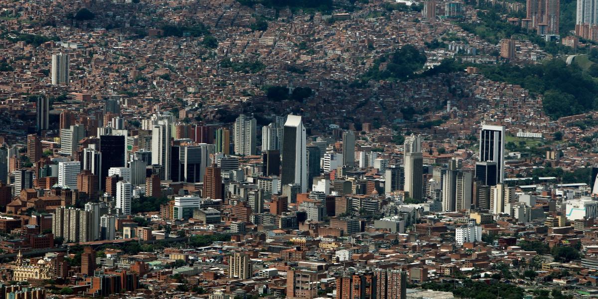 En el valle de Aburrá, 3.200 personas habitan un kilómetro cuadrado, lo mismo que ocupan 44 ciudadanos en el resto de Antioquia.