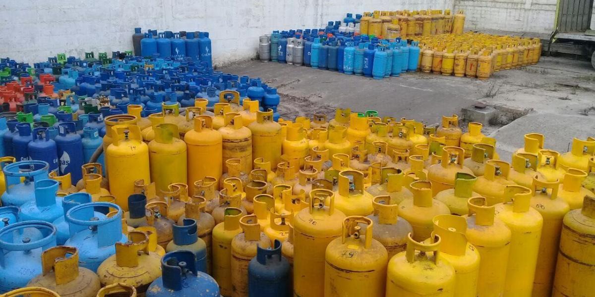 Los llenaderos ilegales venden los cilindros de gas aproximadamente un 25 por ciento por debajo del precio autorizado.