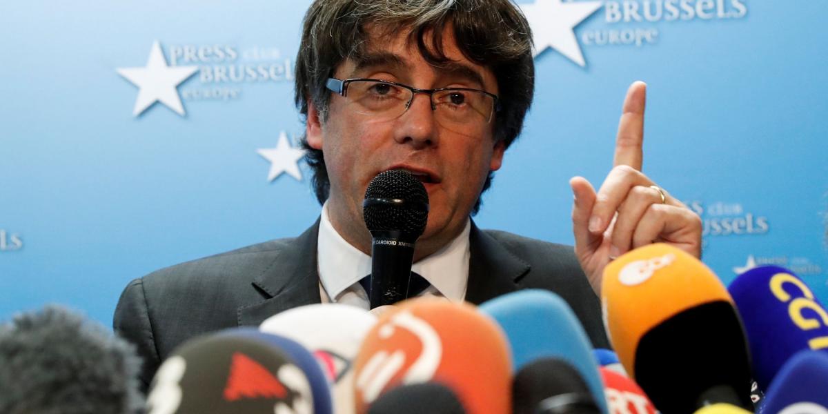 El expresidente de la Generalitat de Cataluña CarlesPuigdemont interviene durante la rueda de prensa que ofreció en Bruselas.