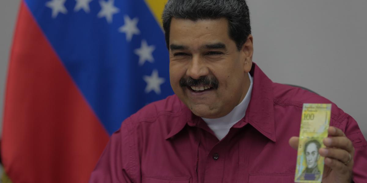 El presidente venezolano, Nicolás Maduro anunció la incorporación del billete de 100.000 bolívares, unos 30 dólares a la tasa de cambio oficial más alta.