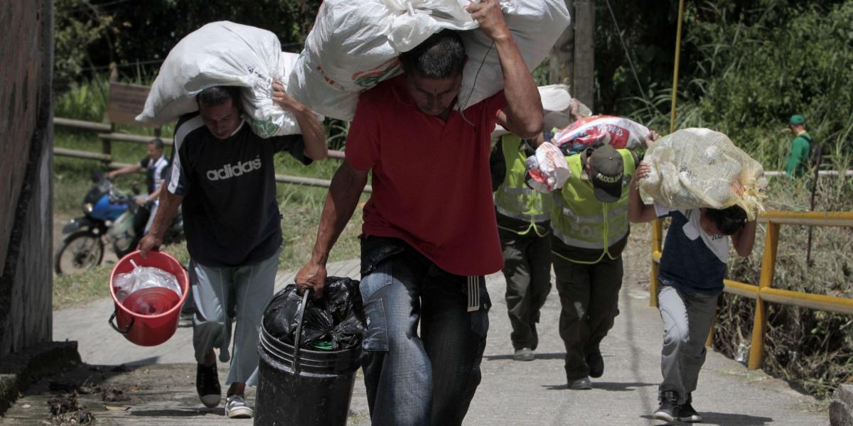 En la vereda La Loma del corregimiento de San Cristóbal de Medellín se desplazaron 65 familias que suman 255 personas por amenazas de grupos armados.