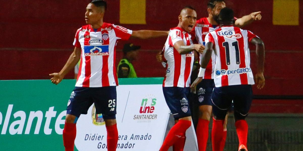Junior logró un valioso empate de visitante (1-1) en el juego de ida de la final de la Copa Colombia que se disputó en Medellín.