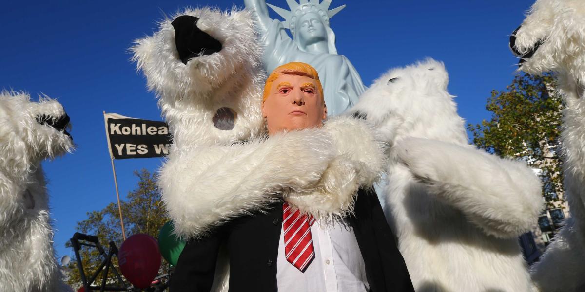 Bajo el lema ‘Proteja el clima’, manifestantes salieron a las calles de Bonn, Alemania, para protestar contra el presidente Donald Trump.