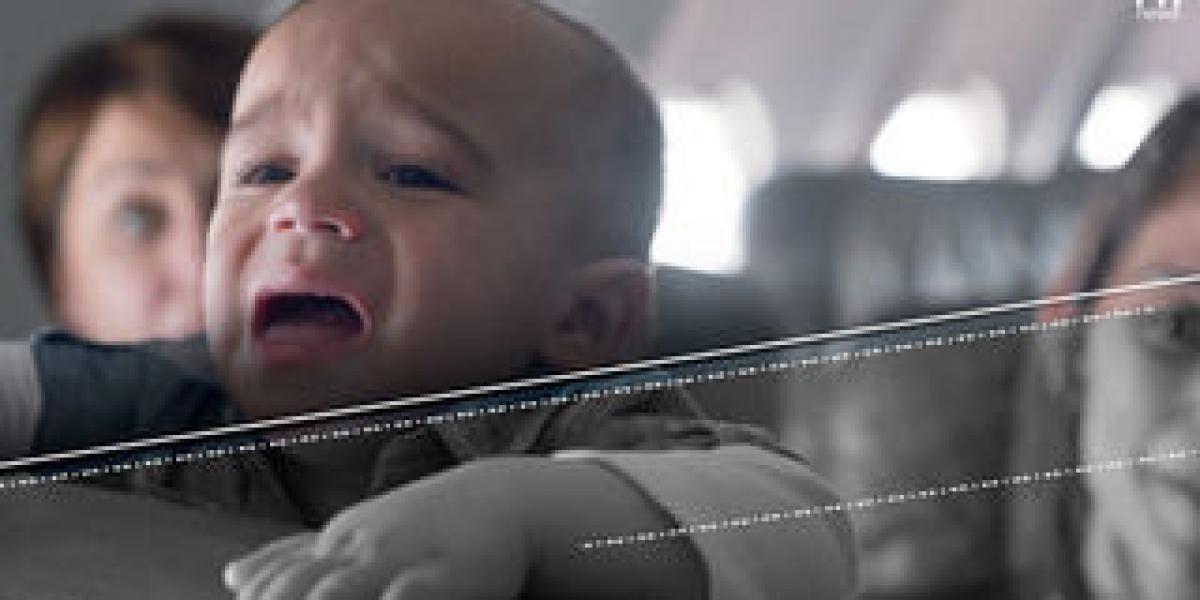 Prueban un dispositivo para que los bebés no lloren en los aviones