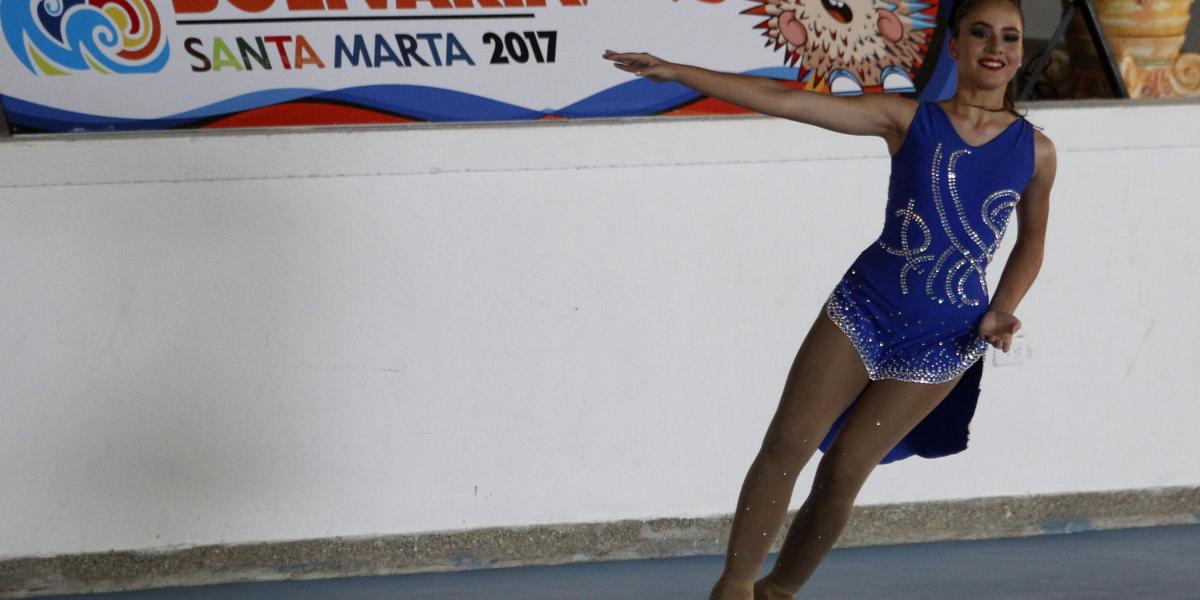 La patinadora venezolana Carla Salmerón compite en la modalidad danza individual en los XVIII Juegos Bolivarianos Santa Marta 2017.