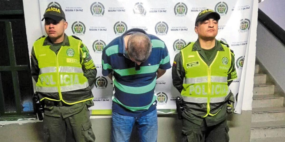 Jaime Angulo, detenido en un retén de la Policía en carretera al norte de Antioquia.