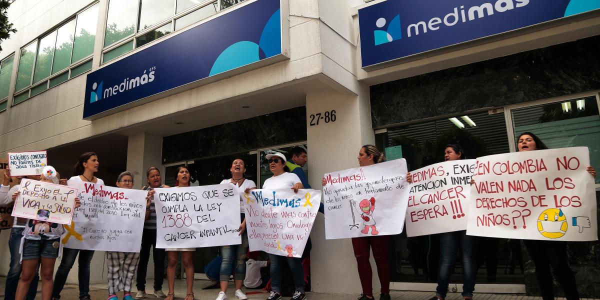 En septiembre pasado, un grupo de mujeres protestó en las oficinas de Medimás en Bucaramanga, reclamando una mejor atención.