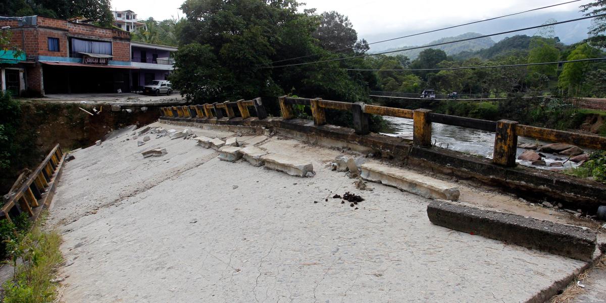 El colapso del puente de San Carlos ocurrió el pasado 2 de junio.