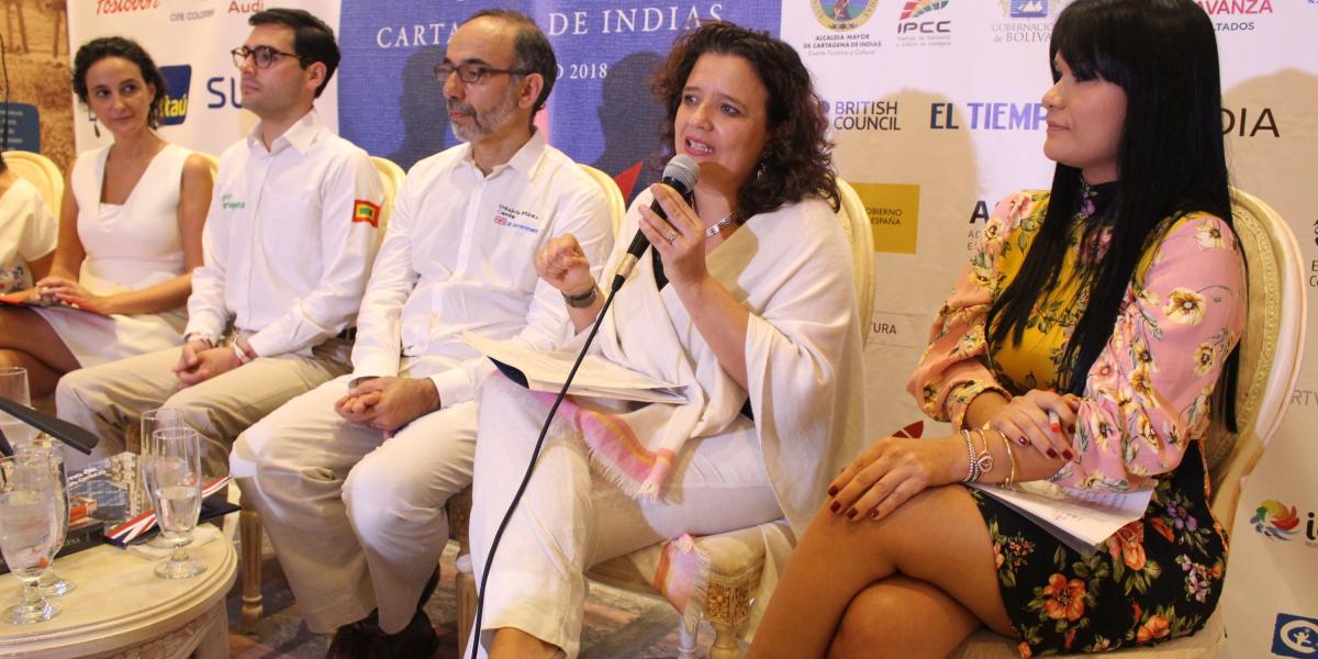 Cristina Fuentes La Roche, directora del festival, y otras autoridades presentaron el evento en Cartagena.
