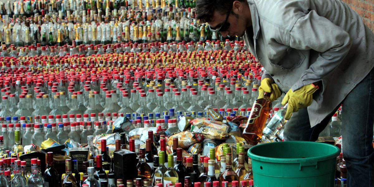 Más de 7.000 botellas de licor han sido incautadas este año en el Valle.