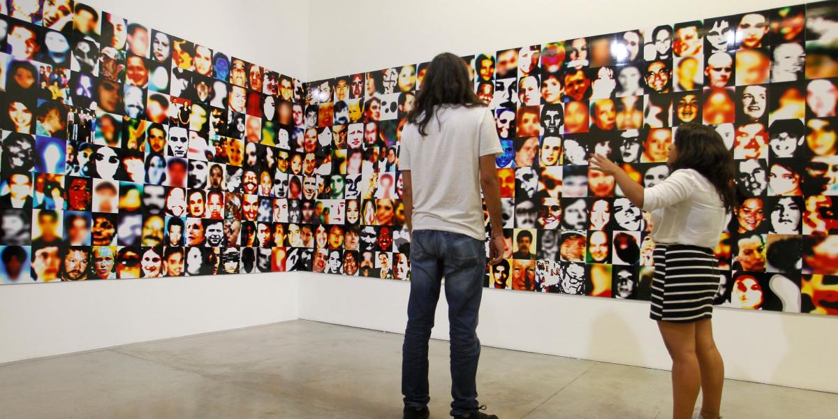 461 fotografías, 23 videos, 20 esculturas y 3 instalaciones, componen ‘Formas de libertad’, de Carlos Motta.
