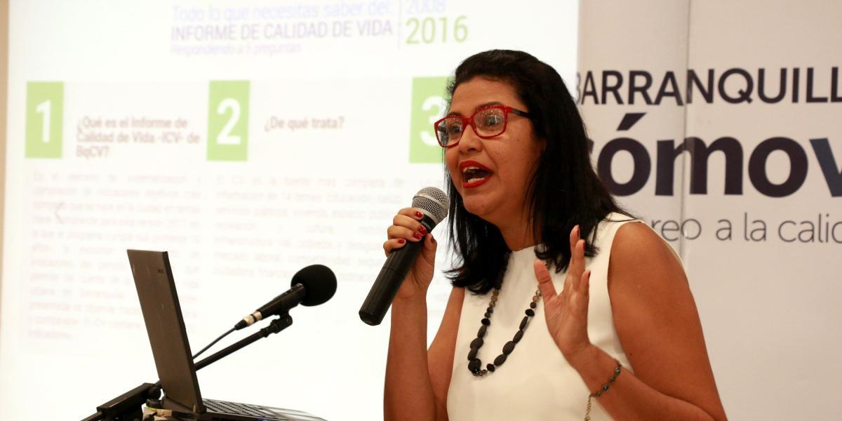 Rocío Mendoza, directora de Barranquilla Cómo Vamos, fue la encargada de presentar el informe. Luego se realizó el panel.