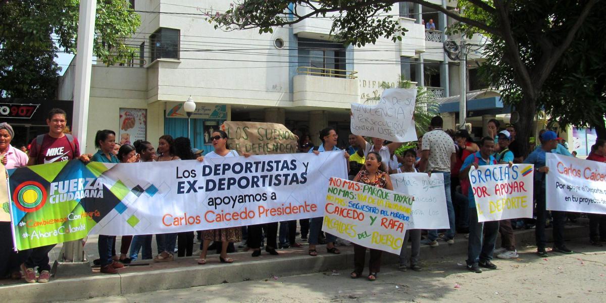Varias personas, en Santa Marta, salieron a protestar por las capturas de Caicedo y Martínez