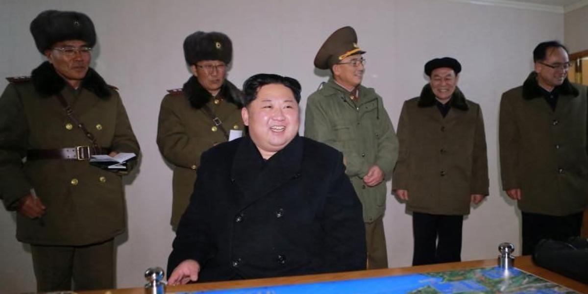 Medios de Corea del Norte publicaron 42 fotografías del nuevo misil balístico intercontinental (ICBM), el Hwasong- 15 (Marte- 15 en coreano), disparado bajo la supervisión del líder norcoreano, Kim Jong-un.
