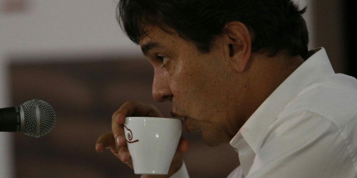 El gerente de la Federación Nacional de Cafeteros, Roberto Vélez Vallejo, estuvo en las jornadas técnicas previas al evento, en la planta de café liofilizado de Chinchiná (Caldas).