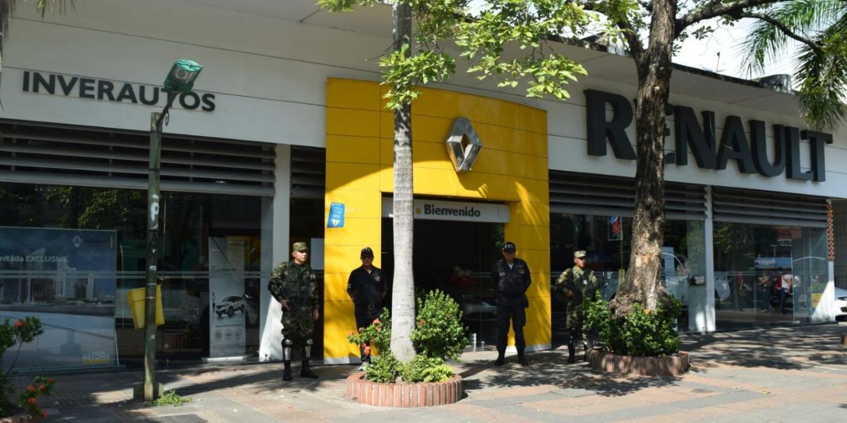 Las sedes de Inverautos en Neiva y Pitalito fueron ocupadas por la Fiscalía con apoyo del Ejército.
