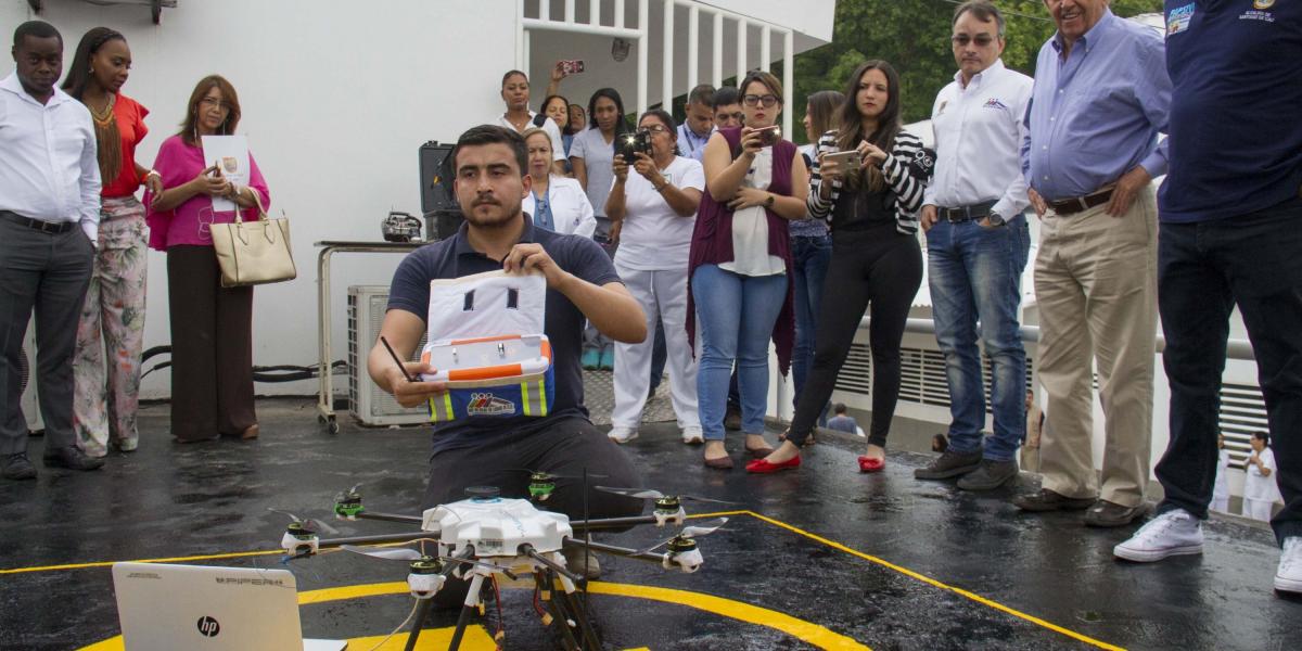 El drone, que ayer fue mostrado, beneficiará a cerca de 20.000 habitantes de comunas y corregimientos.