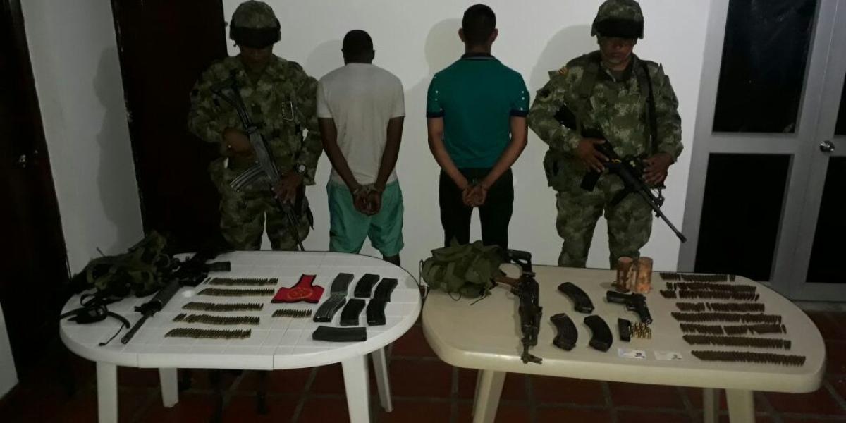 Dos hombres capturados en operativo en zona rural de Suárez.