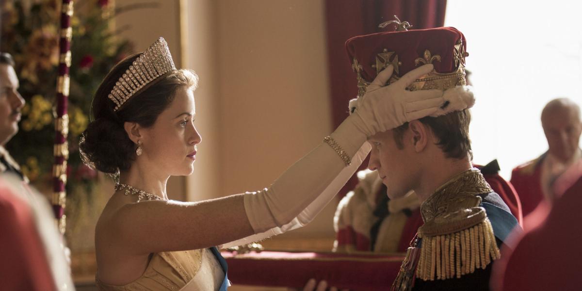 Claire Foy, en su elogiado papel como la reina Isabel II, en la serie ‘The Crown’.