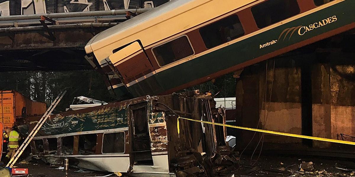 Un descarrilamiento de un tren en el estado de Washington (noroeste de Estados Unidos) dejó hoy "múltiples heridos y víctimas mortales", informó la oficina del aguacil del condado de Pierce, situado al sur de Seattle.