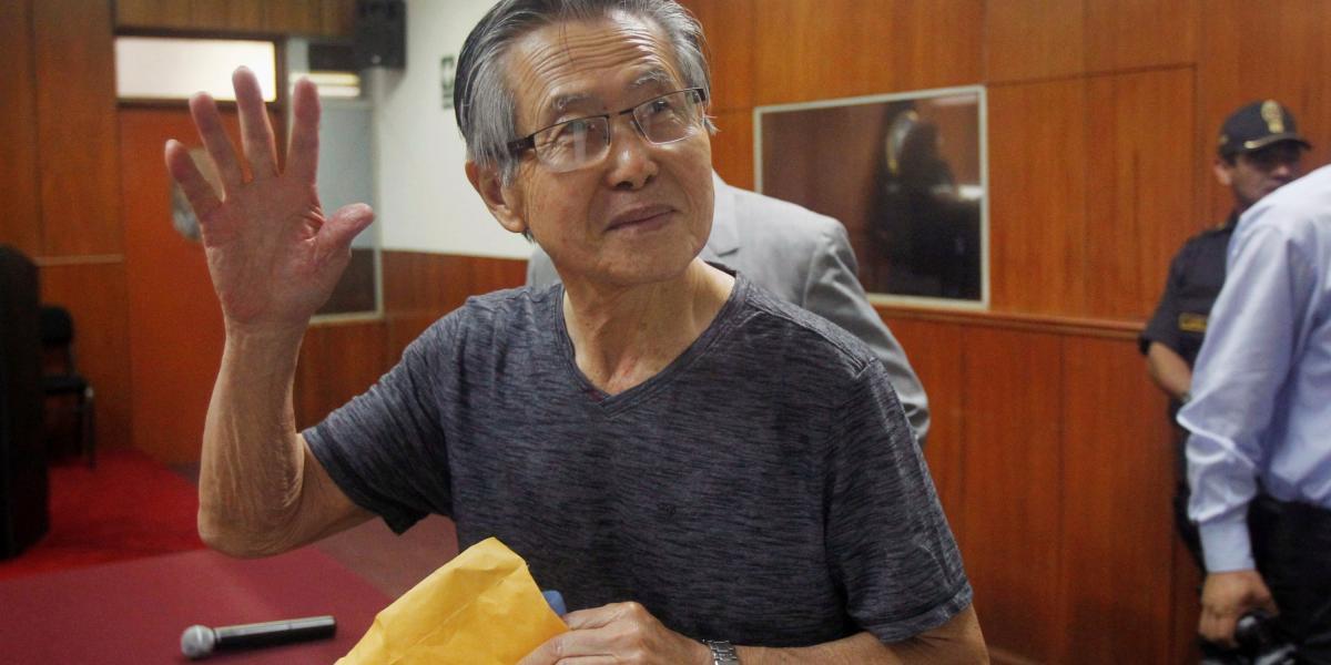 El abogado de las víctimas dice que el indulto a Fujimori (foto) tiene irregularidades.