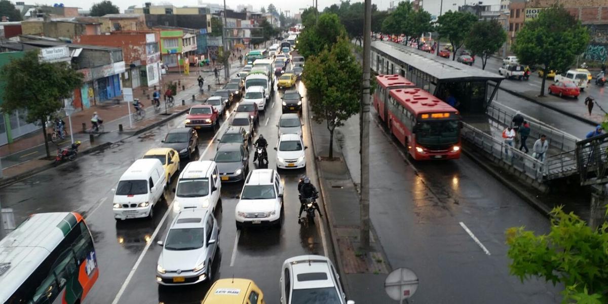 Imagen del trancón que se registra a la salida de Bogotá por la calle 80.