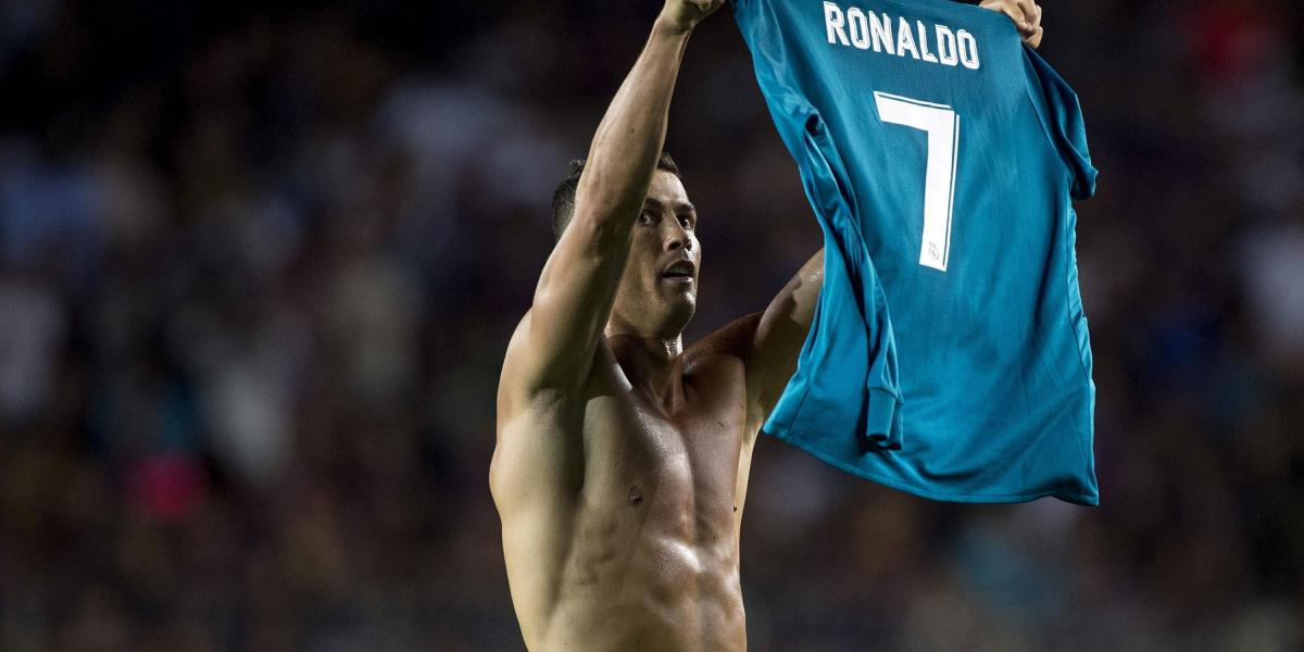 Cristiano Ronaldo fue escogido por quinta vez el mejor jugador del mundo en los premios Globe Soccer.